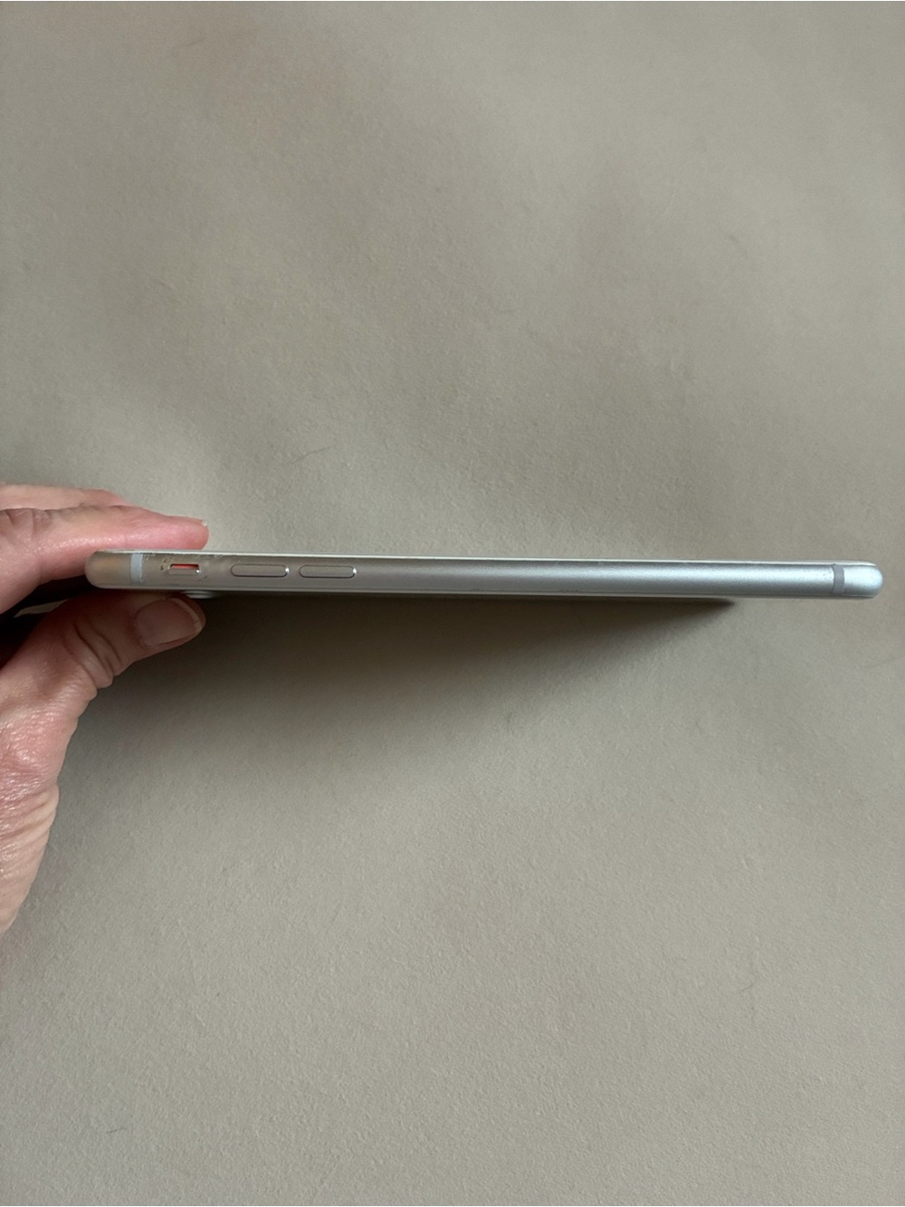 Apple iPhone 8 Plus Silver FOR PARTS OR REPAIR Not Working - Picture 10 of 10